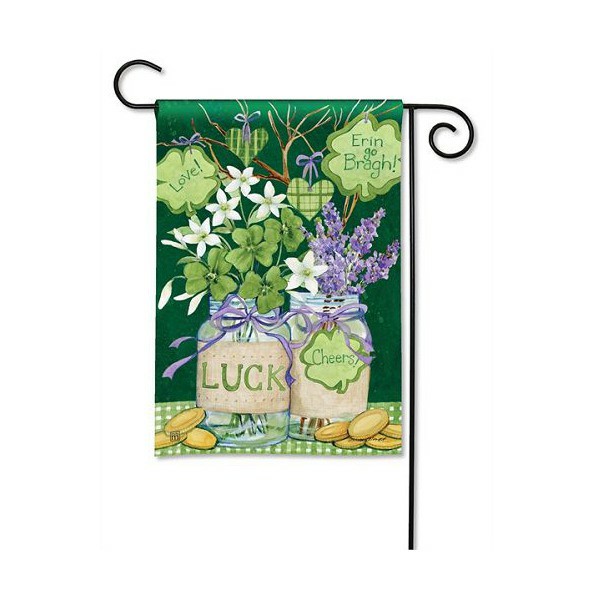 Magnet Works Garden Flags | Lucky Shamrocks Garden Flag Magnet Works Flags Magnet Works Garden Flags